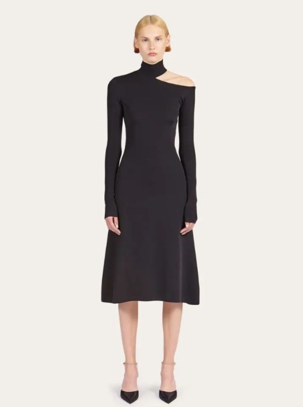 【送料&関税込】Ferragamo Midi Black Dress With Cut-out And Ferragamo cut-out Detailed Midi Dress | Black | FARFETCH CA