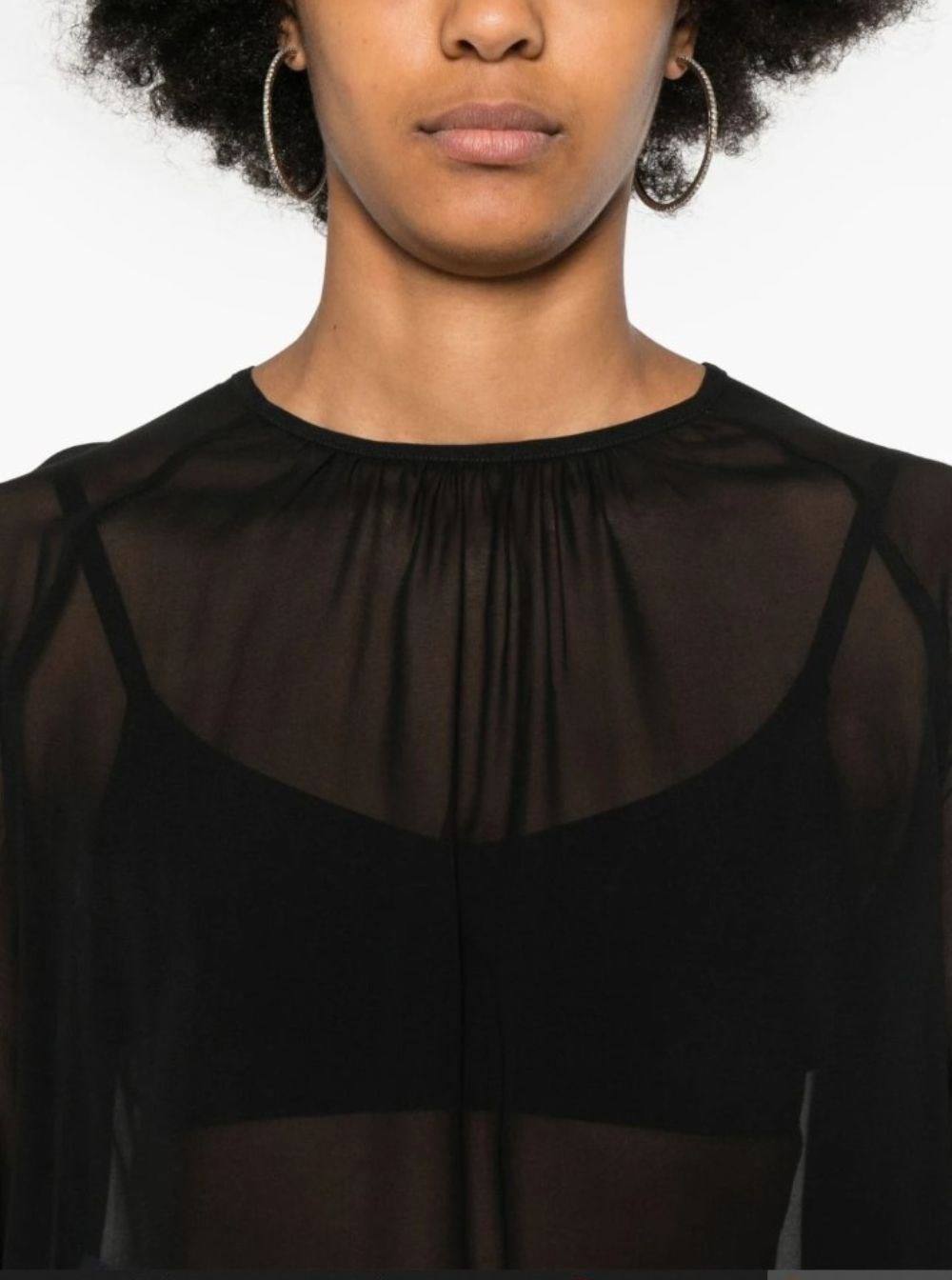 The andamane Black blouse with crew neck in stretch silk