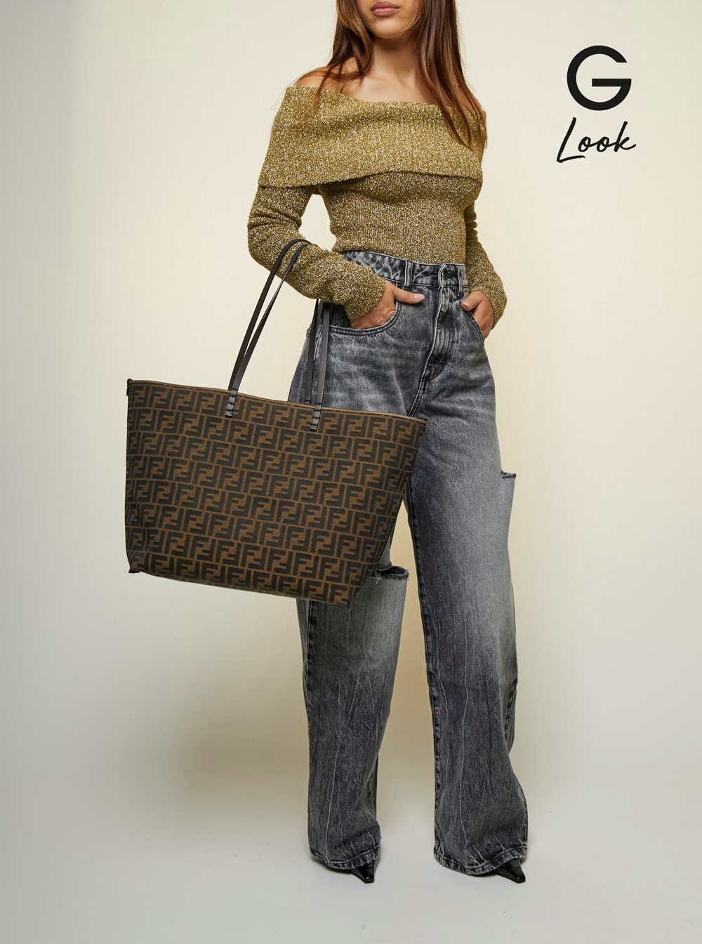 【関税&送料込】Fendi Embroidered Chenille Large Roll Shoppi Fendi 'roll large' military green reversible tote bag in