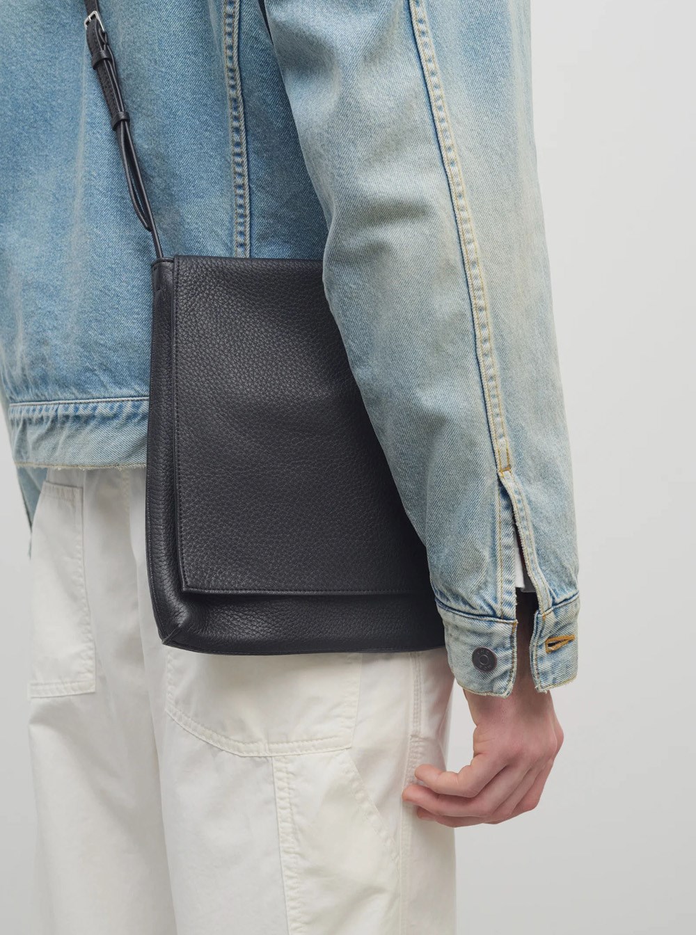 ショルダーバッグ・ポシェット THE ROW BLACK LEATHER NAN CROSSBODY BAG Nan レザー製 ショルダーバッグ ブラック – The Row